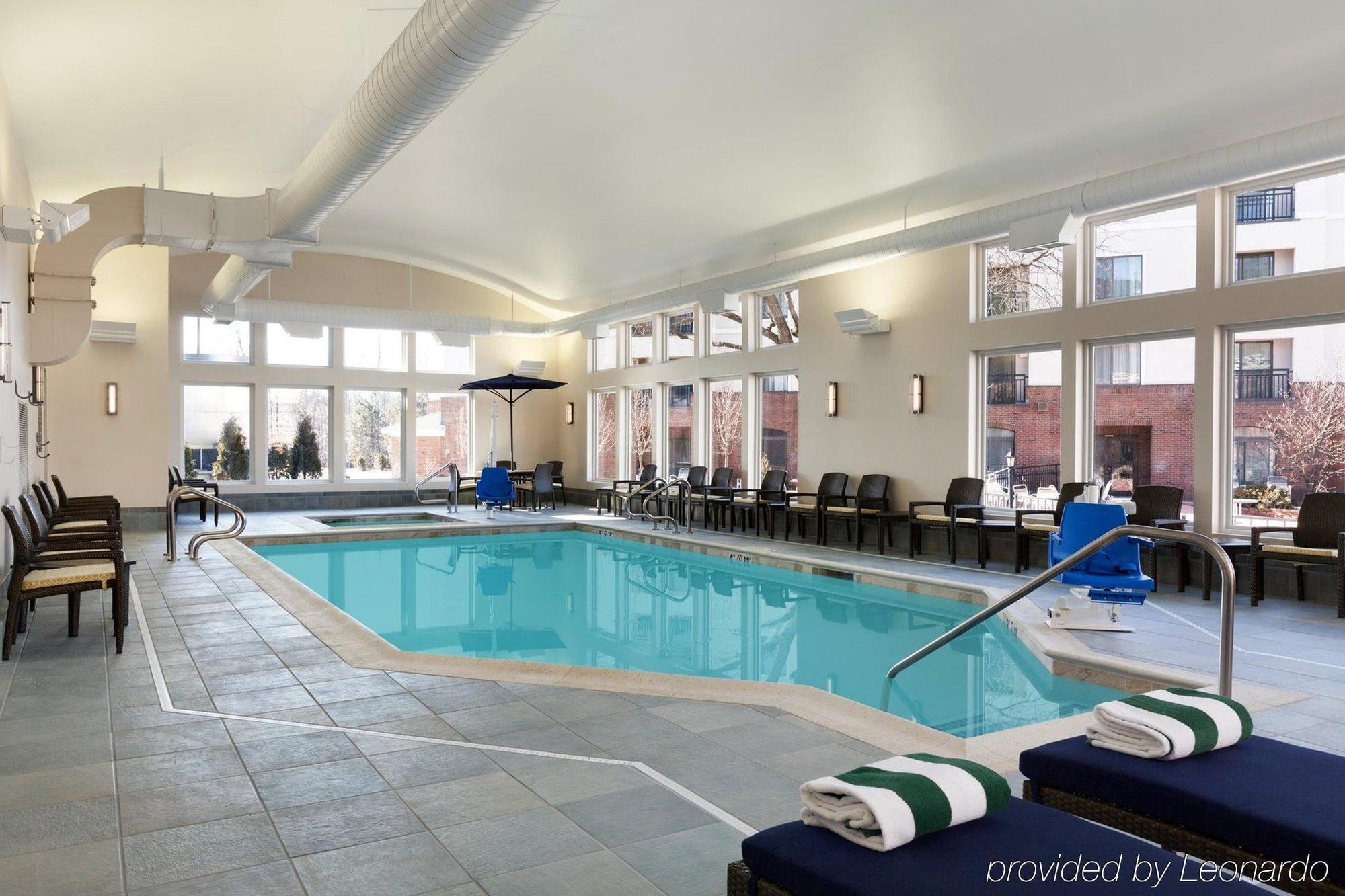 Comfort Inn & Suites Burlington Dış mekan fotoğraf